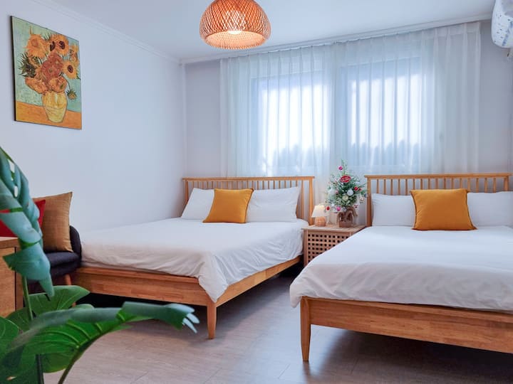 Hongik University Station 5 minutes/2 rooms & 4 beds/up to 5 people/Hongdae/Myeongdong/Insa-dong/Gwanghwamun/Gyeongbokgung Palace/High-speed free WiFi