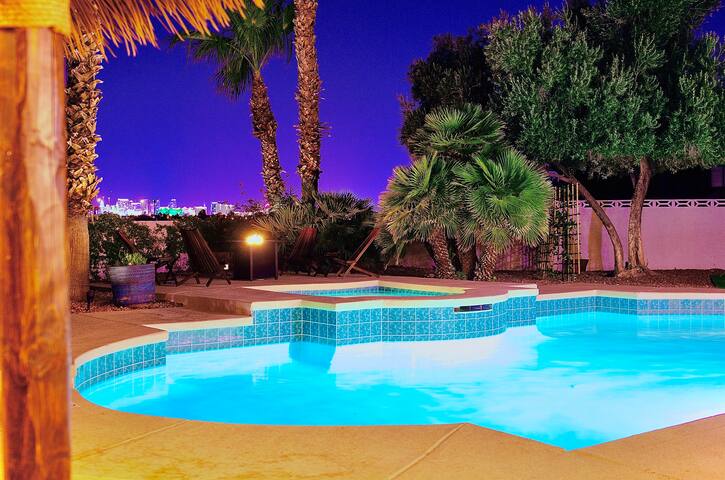 Insta-Worthy Oasis, Heated Pool, Strip View, BBall