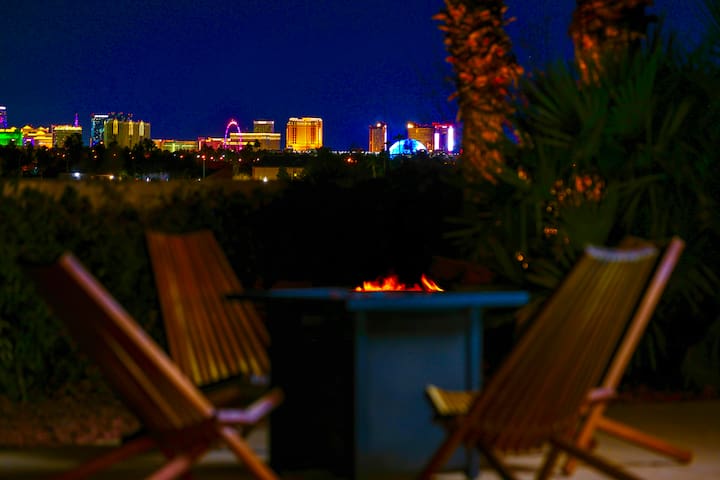 Insta-Worthy Oasis, Heated Pool, Strip View, BBall gallery image 3