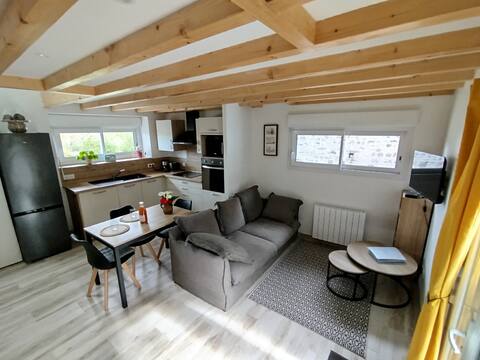 Popular Airbnb listing: New cottage with private enclosed parking in Jullouville