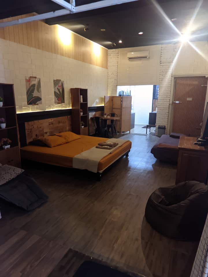 Plum Room. Unique Stay At Jl Lombok Bandung. - Bandung