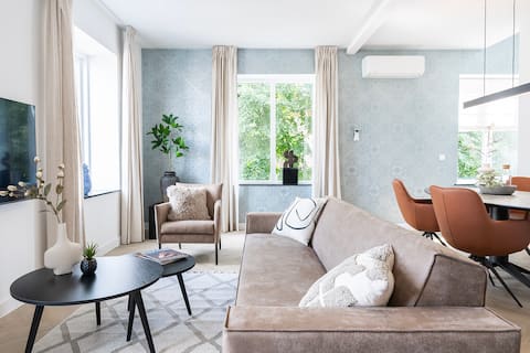 Cozy Central Apartment - 2 Bedroom