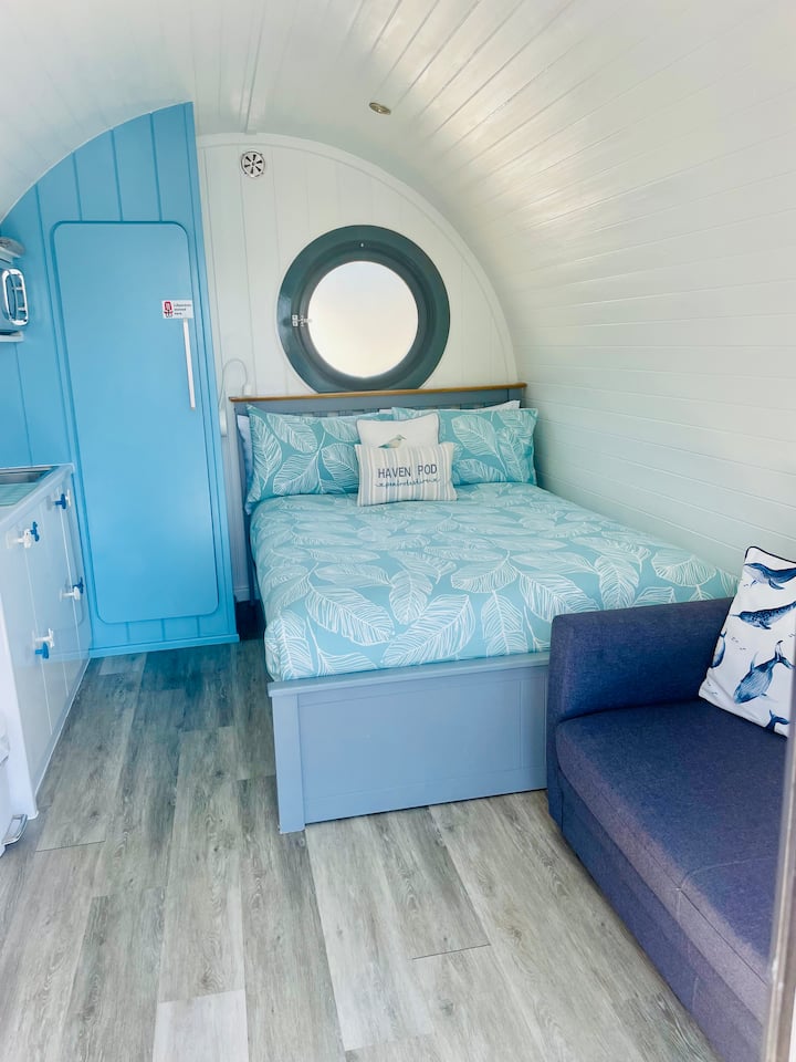 Haven Pod - Floating Waterfront Eco-cabin - Pembroke Dock