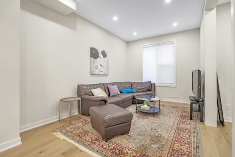 Top performing Airbnb: The Townhome in Downtown Ottawa in Somerset