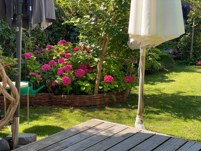 Villalejlighed med privat have nær strand og metro gallery image 3