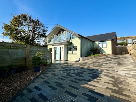 Modern family home, close to beach