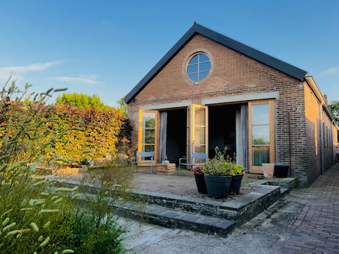 Stylish home near bulb fields and dunes