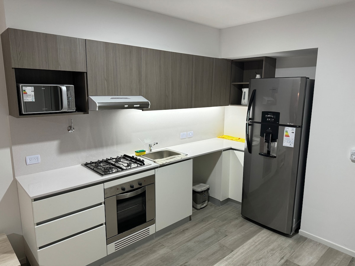 Anuncio de Airbnb popular: Explore BA from cozy apartment en Comuna 12