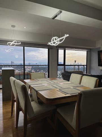 High-Rise Apartment With Beautiful City Views