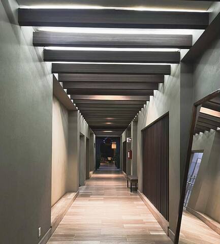 High-Rise Apartment With Beautiful City Views gallery image 5