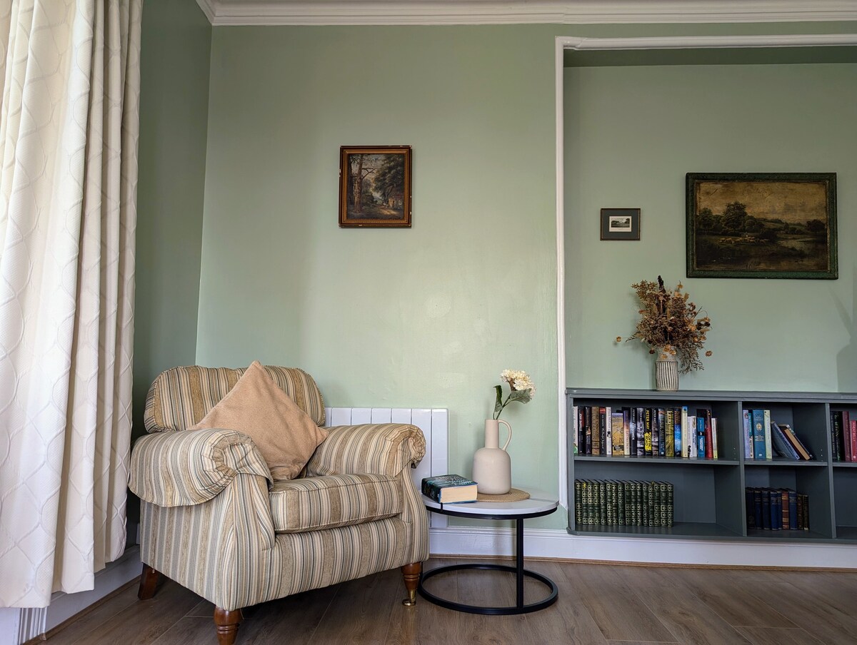 Successful Airbnb property: Country house holiday with a tennis court! in North Norfolk