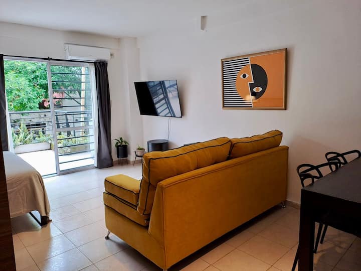 Departamento monoambiente con balcón terraza en Villa Crespo