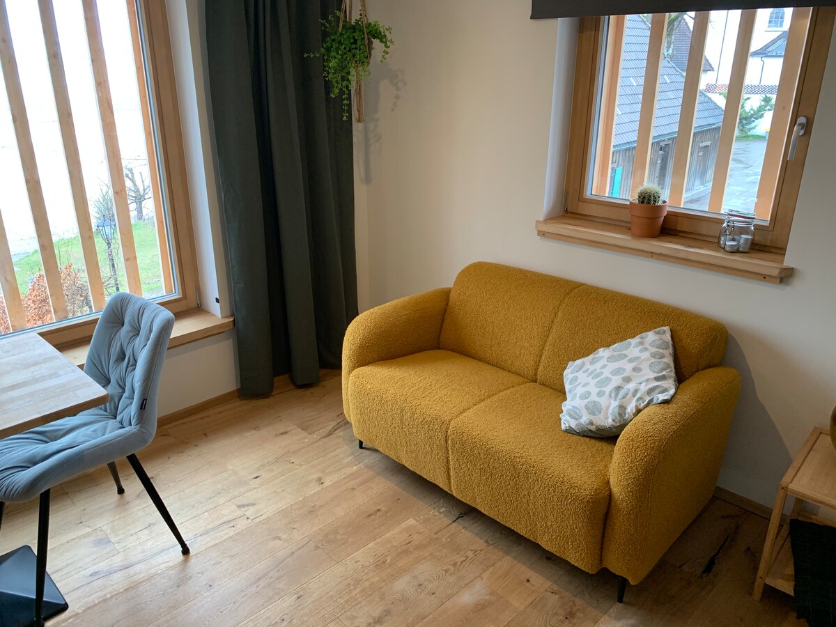 Popular Airbnb listing: Small apartment directly on the lake - Straubingerhaus "Mini" in Schwangau