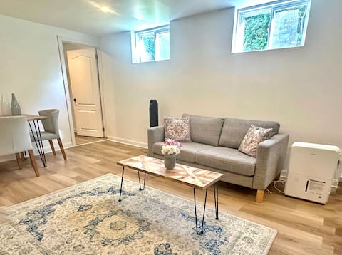 Cozy guest suite 10min away from downtown Montreal