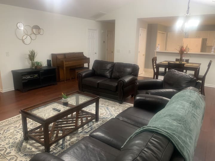 Satterfield, Nice, Comfortable Place To Be! - Greenville, NC