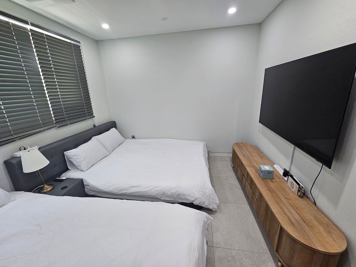 سريران بحجم كوين، تلفزيون سامسونج 65 بوصة