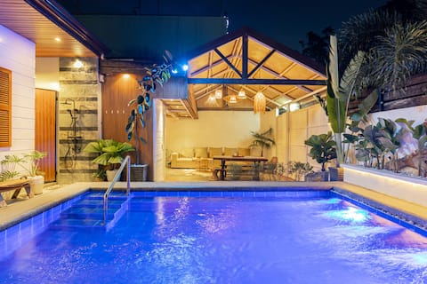 Mini tropical house with dipping pool. (Private)
