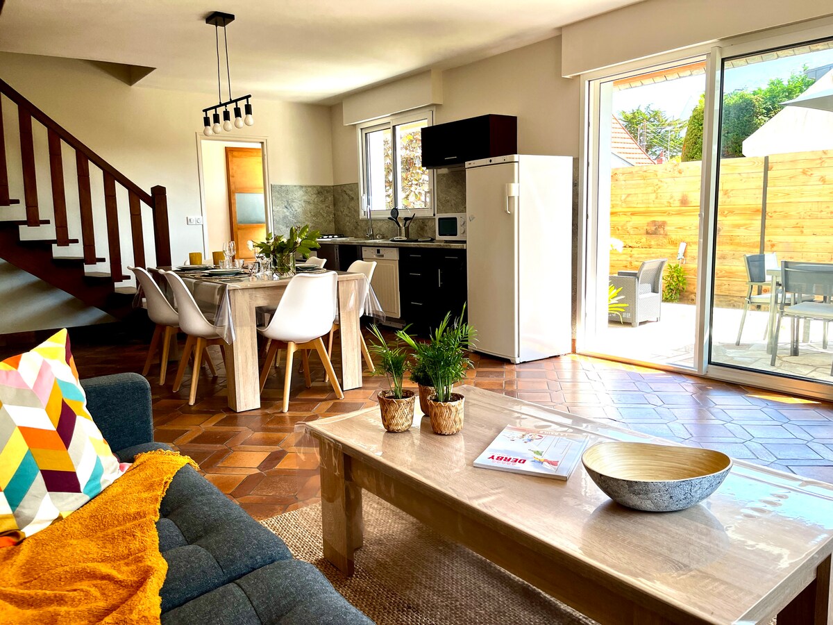 Top Airbnb: Family house with garden close to the sea, shops in Le Pouliguen