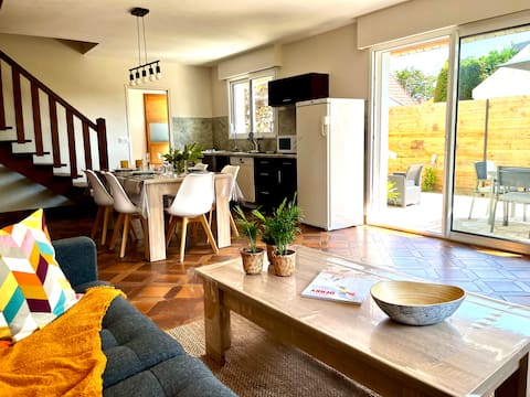 Top Airbnb: Family house with garden close to the sea, shops in Le Pouliguen