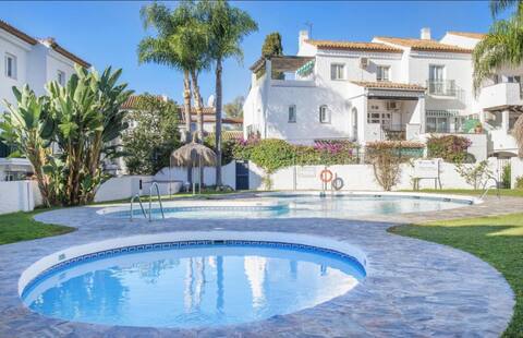 Cosy and bright apartment with pool