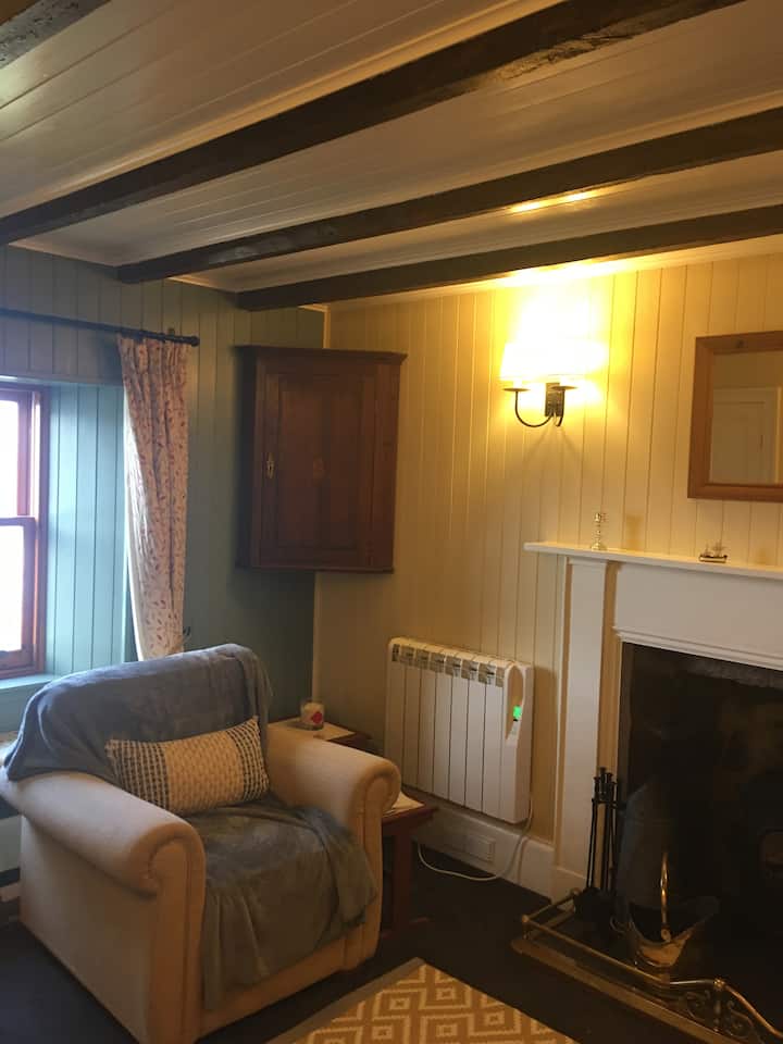 Cosy Fishermans Cottage, 64 Crovie - Aberdeenshire