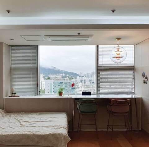 [Beomgye Station] Fantastic night view from the bar table # Beam # Long stay discount