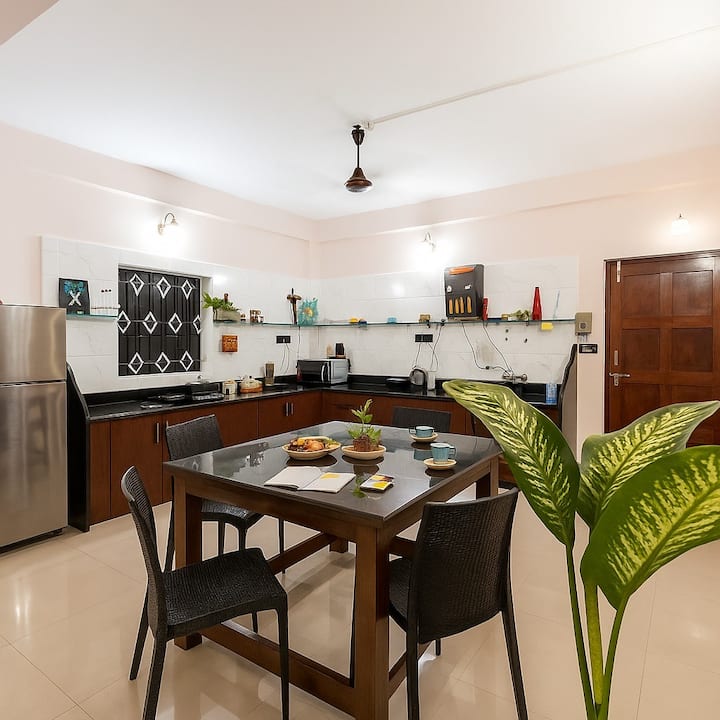 Dining area image 4