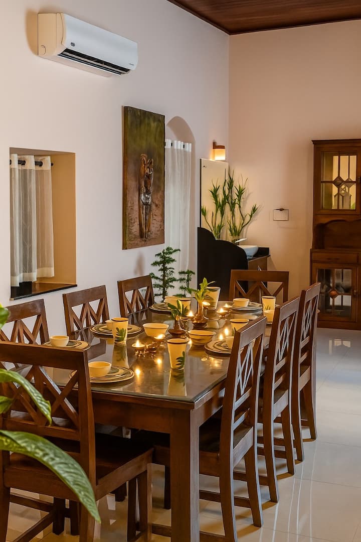 Dining area image 3
