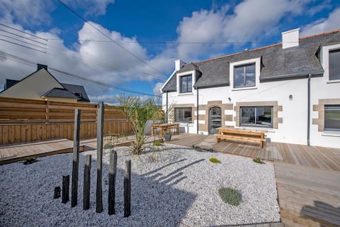 Large house minutes from the beaches