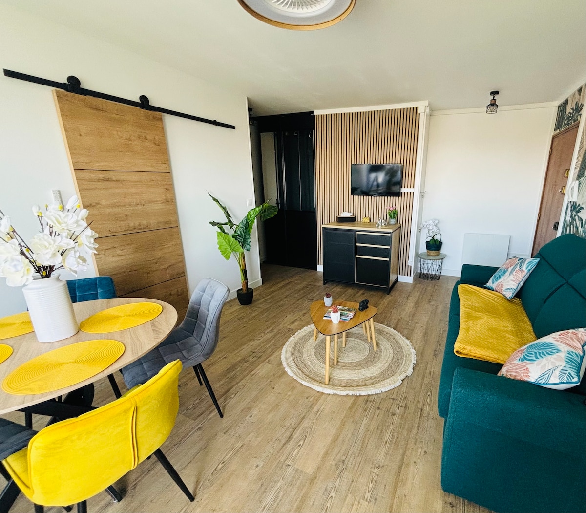 Airbnb performant: Beach cocoon apartment with balcony and sea view à Calais
