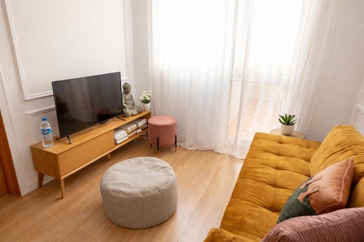 Central Tirana 1br, Walk Everywhere. Self Check-in - Tirana