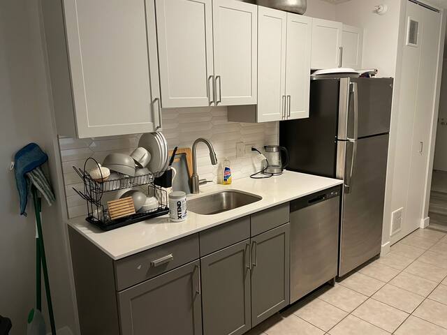 Lakeshore Apartments gallery image 3