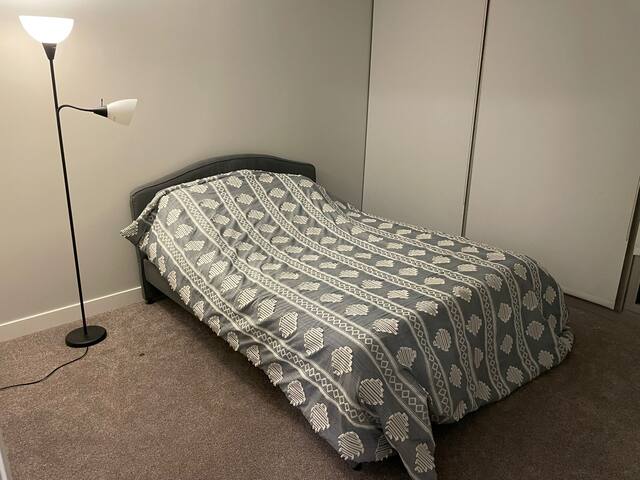 Lakeshore Apartments gallery image 4