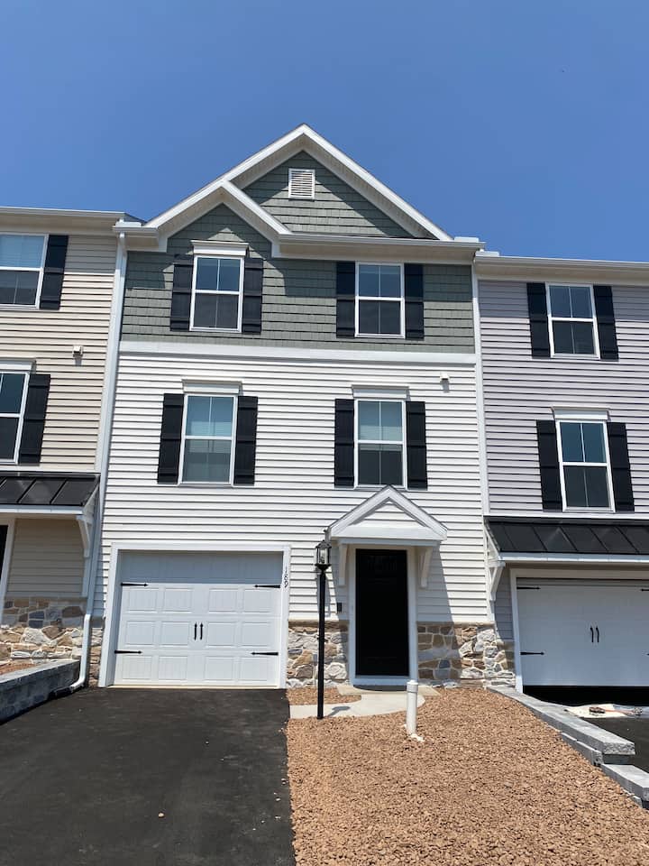 Townhome 3 Miles From Psu Stadium - State College, PA