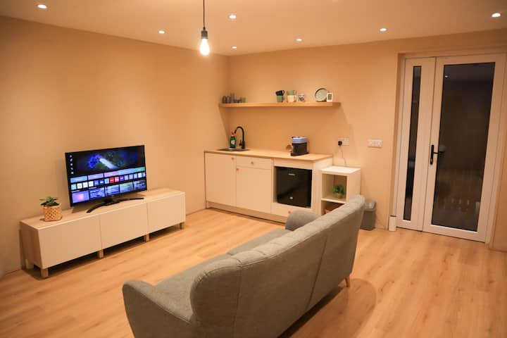 Modern Studio Apartment In Cashel - Cashel