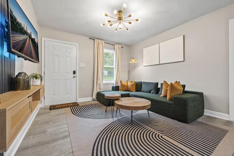 Popular Airbnb listing: 4BR Near Mercedes-Benz Stadium|Perfect 4 World Cup in Center Hill