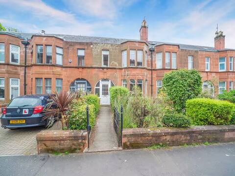 Lovely spacious 5 bedroom house.