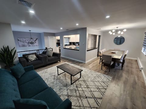 Modern 3 Bedroom Apartment Oasis PRIME Location