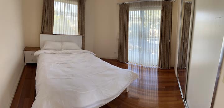 เตียงควีนไซส์