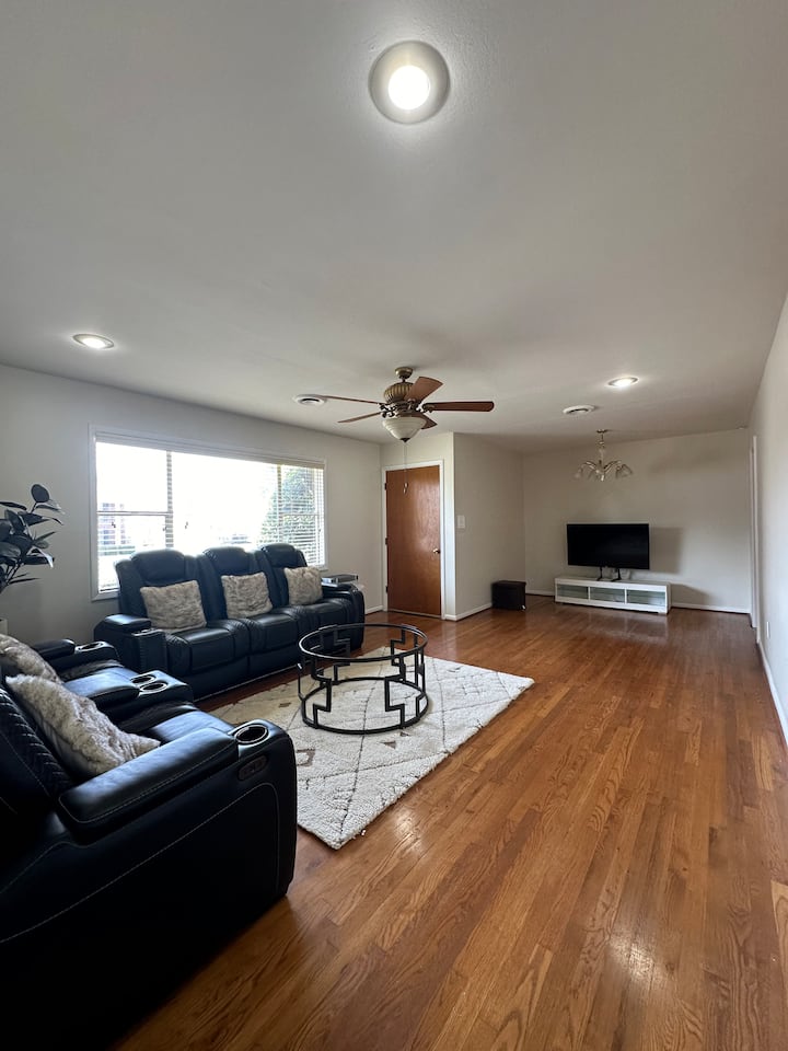 2614 Spacious Jonesboro Home Near Astate Sleeps 6 - Jonesboro, AR
