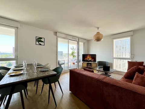 150 m from TGV station – Parking – Paris view – 3 bedrooms