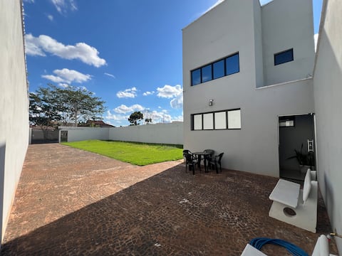 New property, near UEMG, with air-conditioning