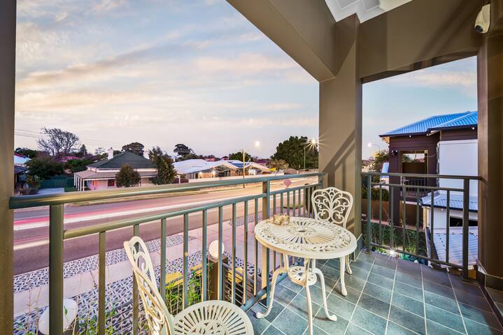 Equitice Winter Moonlight Villa gallery image 5