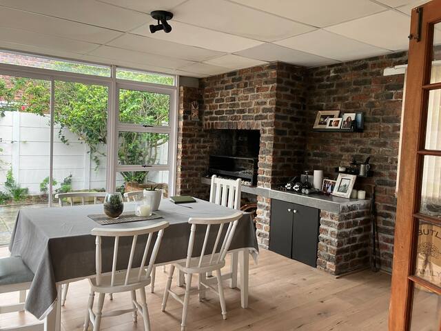 Cosy Cape Holiday Home gallery image 3