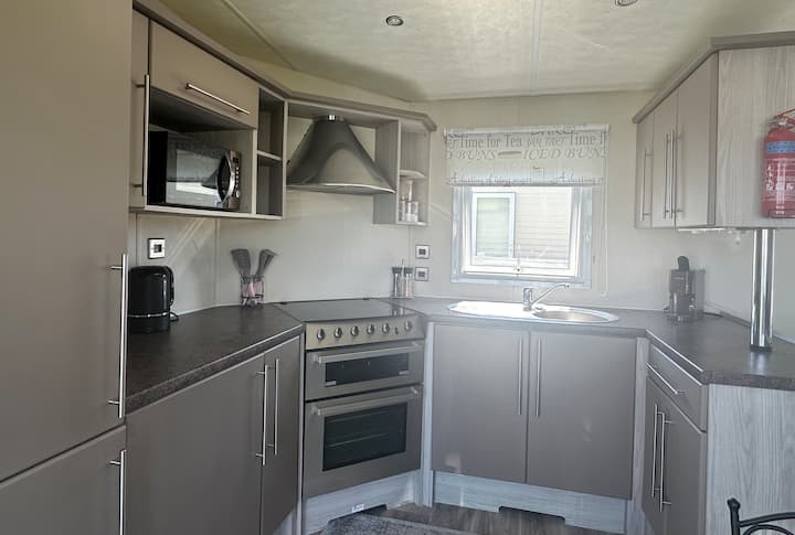 Caravan - Broadland Sands Holiday Park