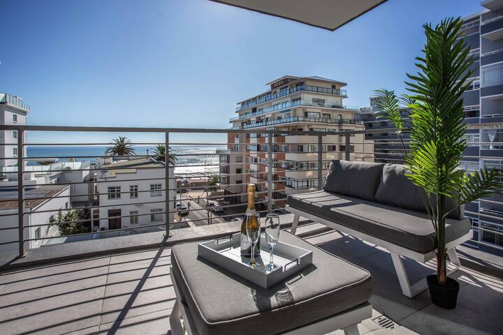 Sea Views • 3 bedThe Fairmont Sea Point/BantryBay gallery image 3