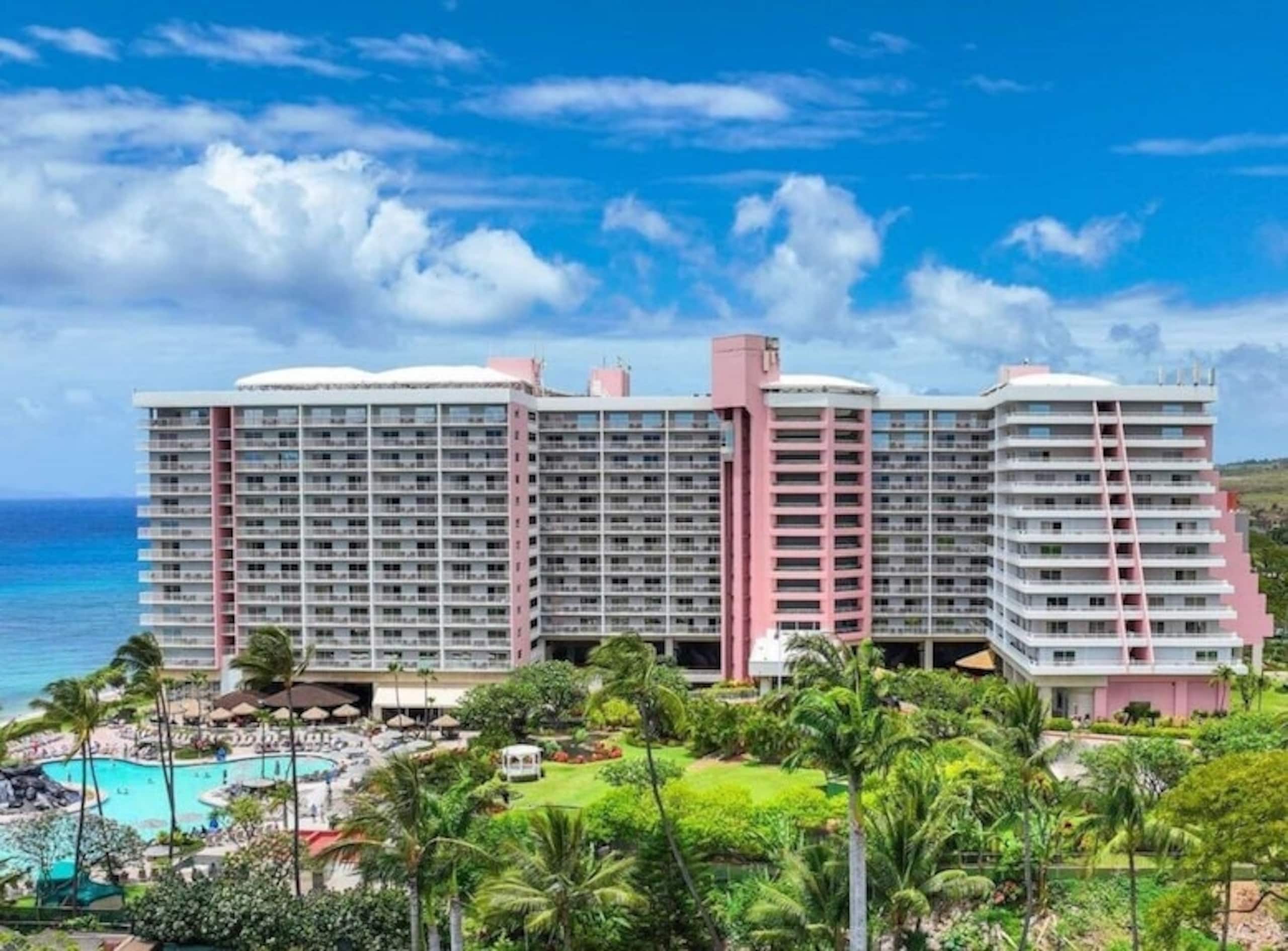 Condo in Lahaina · ★4.92 · 1 bedroom · 2 beds · 1 private bath - Image 31