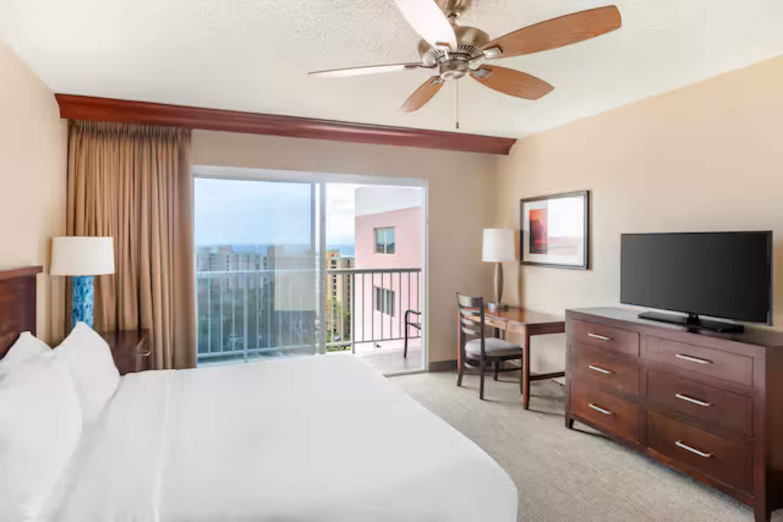 Condo in Lahaina · ★4.92 · 1 bedroom · 2 beds · 1 private bath - Image 12
