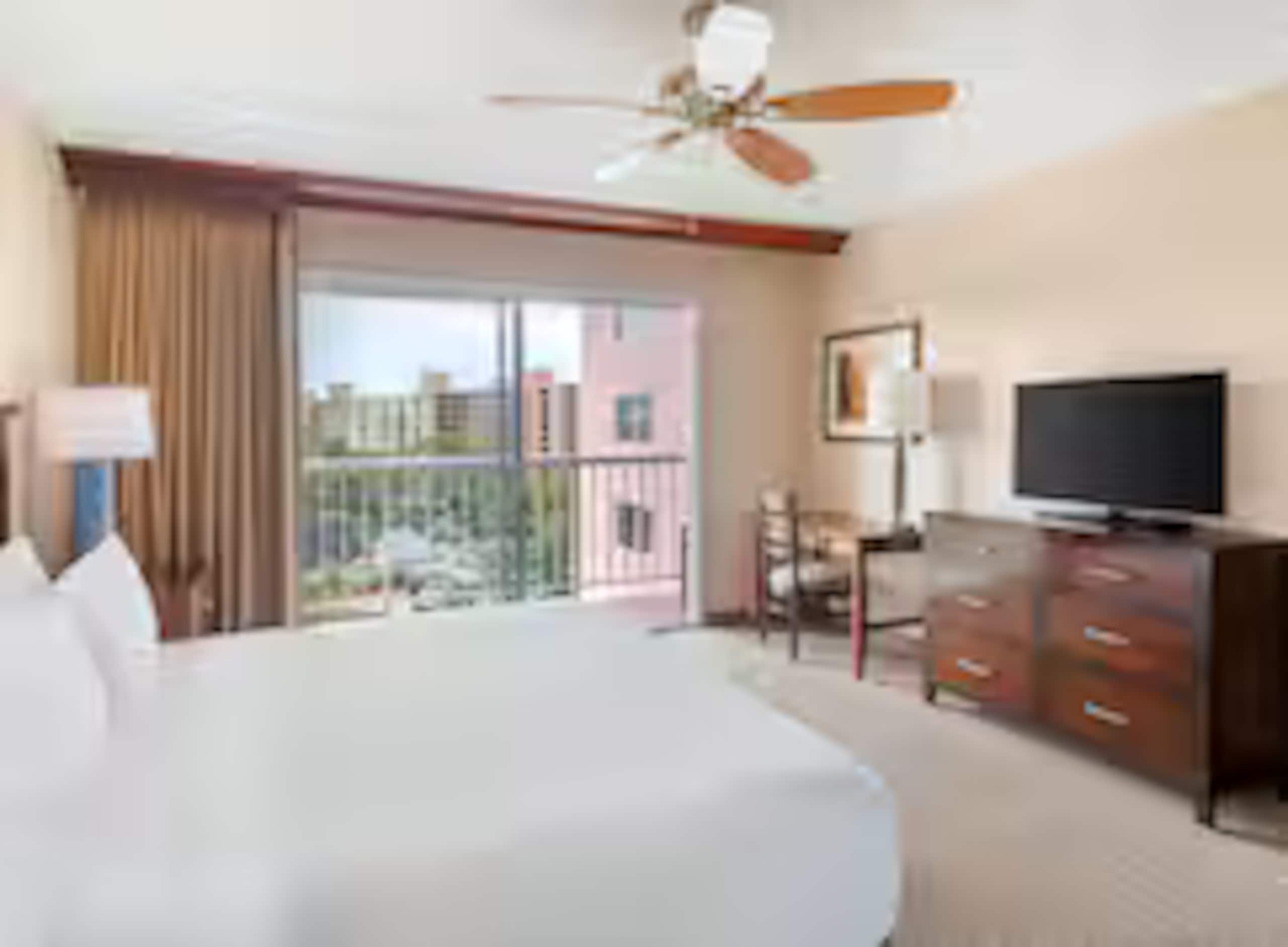 Condo in Lahaina · ★4.92 · 1 bedroom · 2 beds · 1 private bath - Image 27