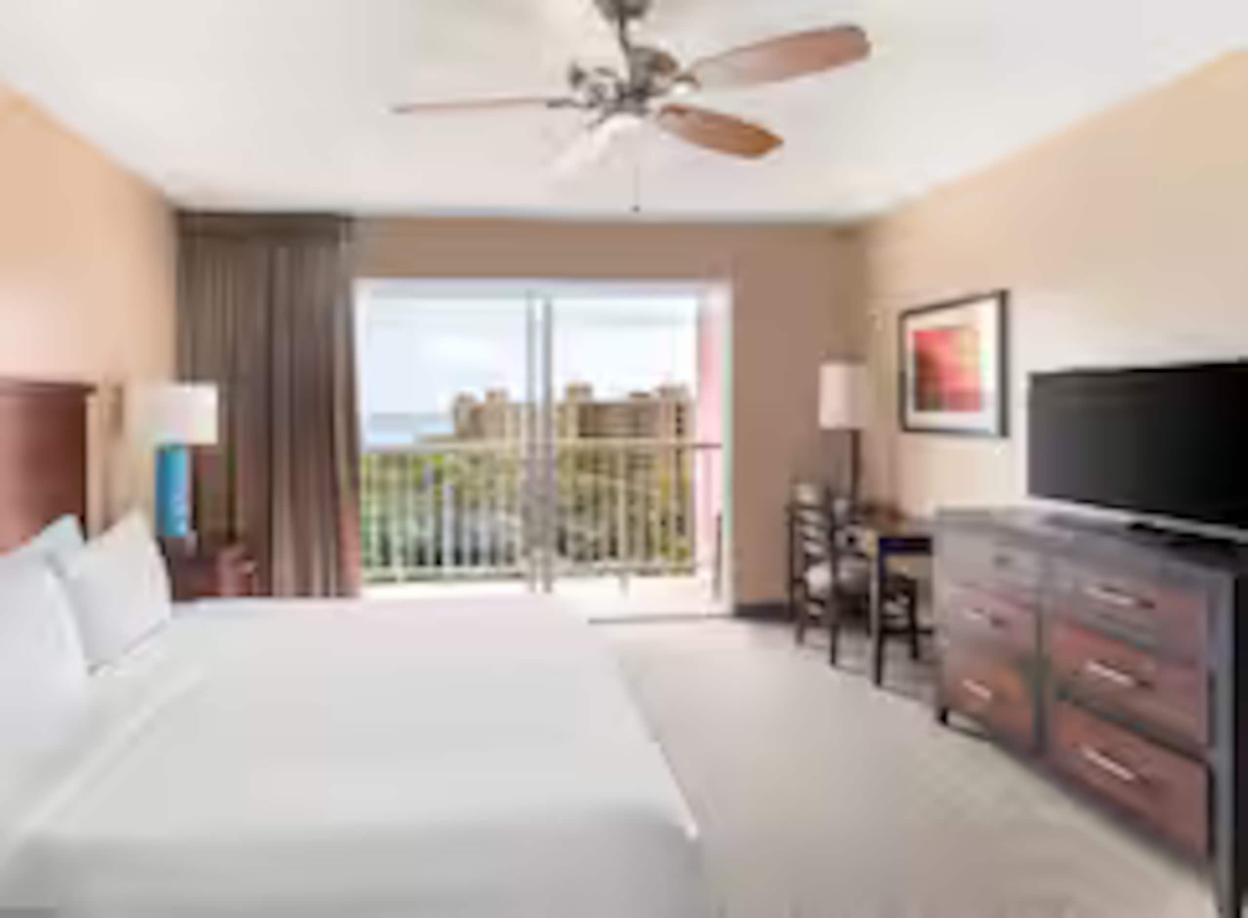 Condo in Lahaina · ★4.92 · 1 bedroom · 2 beds · 1 private bath - Image 13
